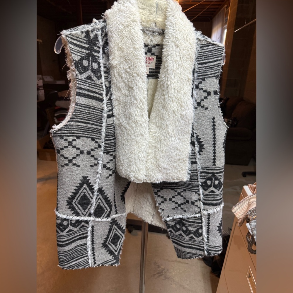 Mossimo Supply Co. Cream and Gray Sherpa Vest